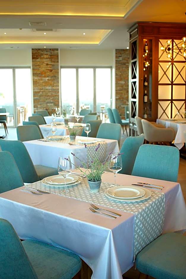 King Maron Beach Hotel & Spa