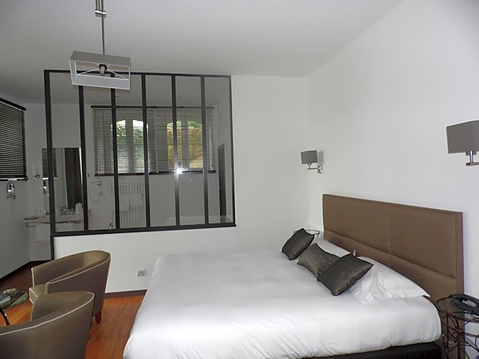 Clos de Vallombreuse, The Originals Relais (Relais du Silence)