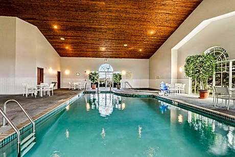 Country Inn & Suites by Radisson, Green Bay, WI