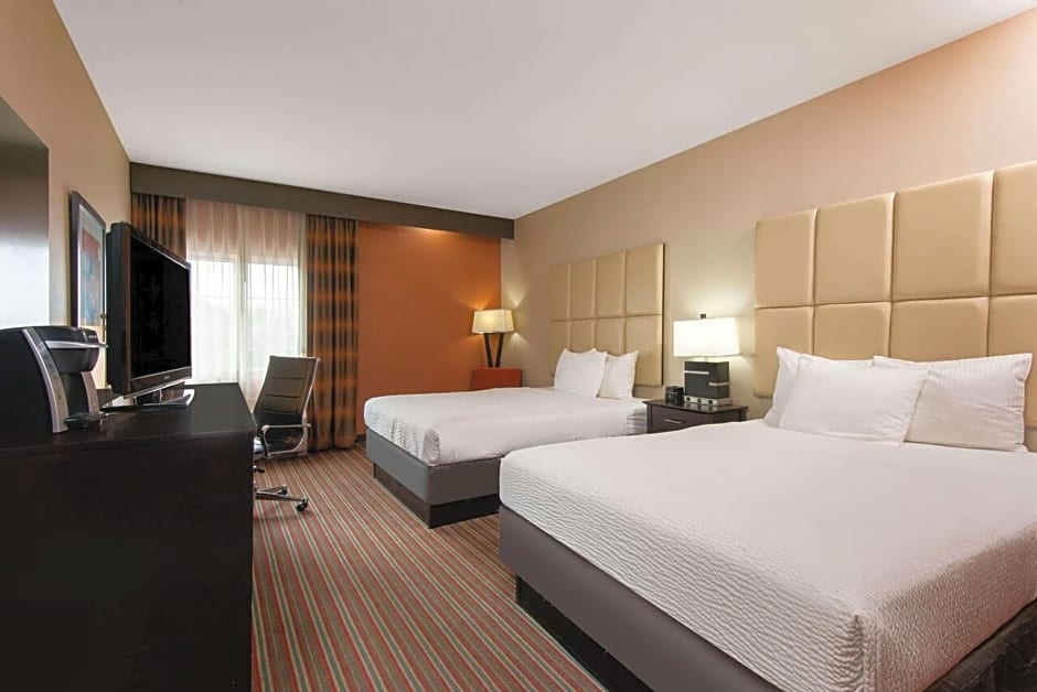 La Quinta Inn & Suites by Wyndham Harrisburg-Hershey