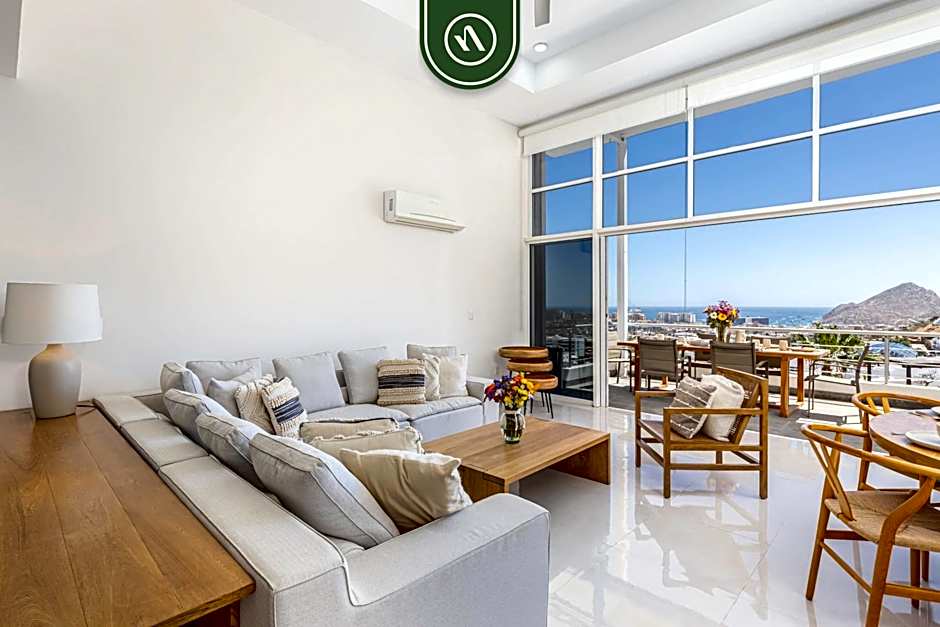 Brand New 3 BR Penthouse - Oceanview Rooftop Pool