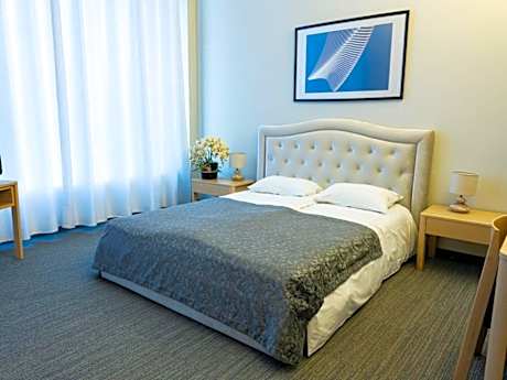 Deluxe Double Room with Bath
