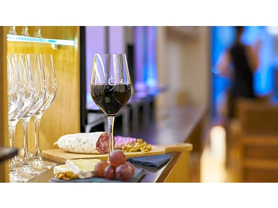 9Hotel Republique