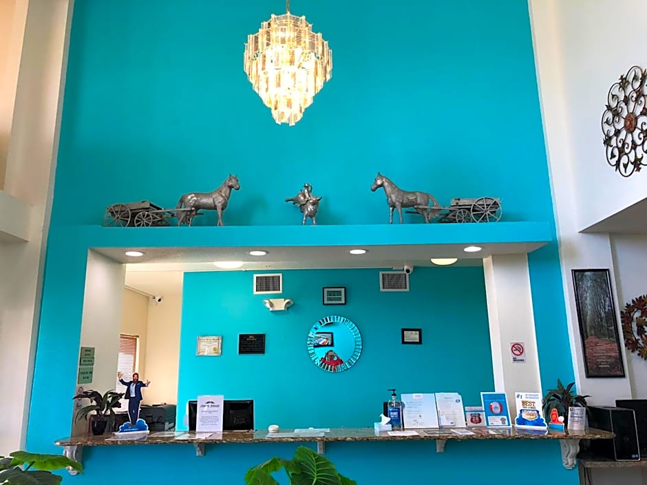 Howard Johnson by Wyndham Lubbock TX