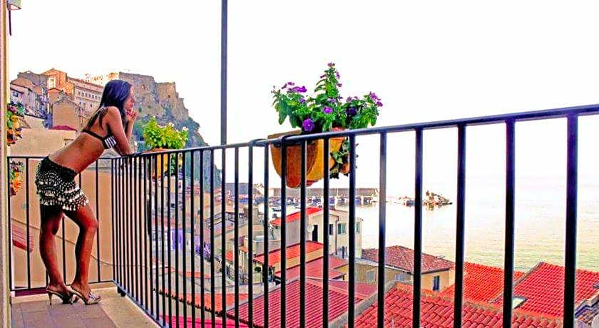 Romeo e Giulietta Scilla