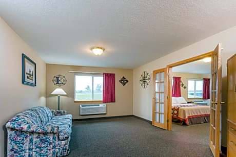 Executive King Suite with Balcony - Non -Smoking