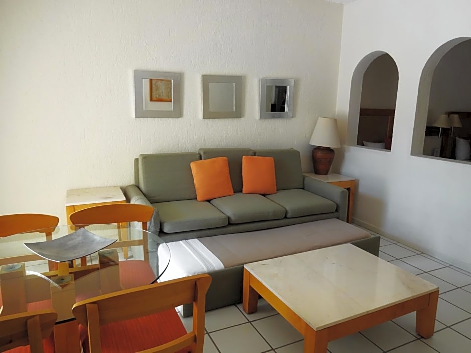 Park Royal Homestay Los Cabos