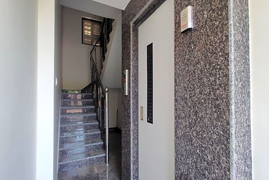 Goroomgo Jheel Mahal New Town West Bengal