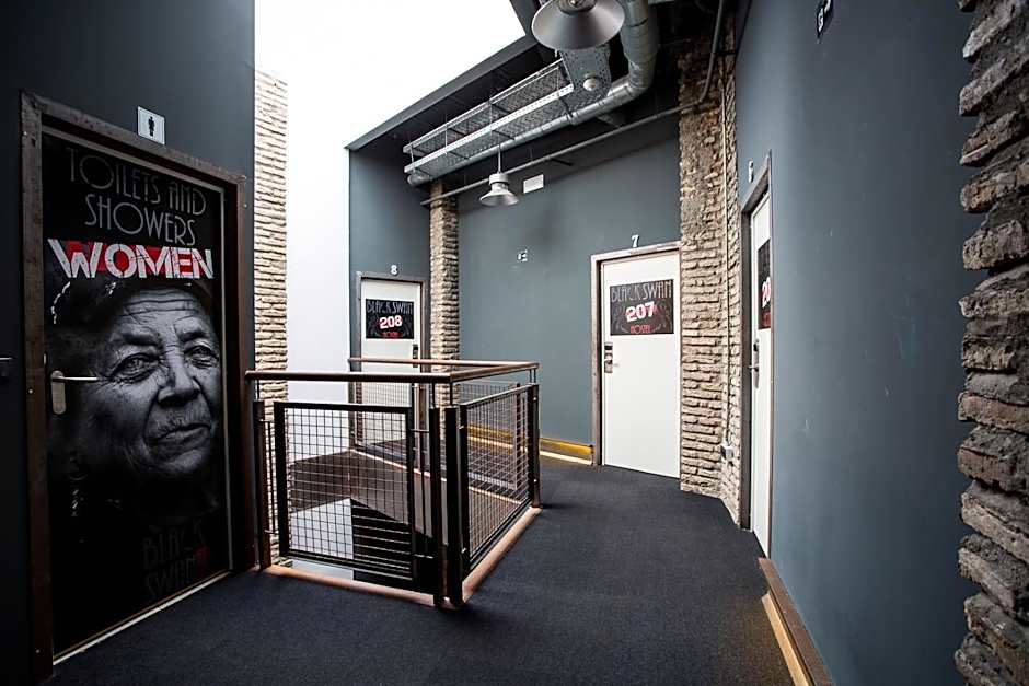 Black Swan Hostel Sevilla