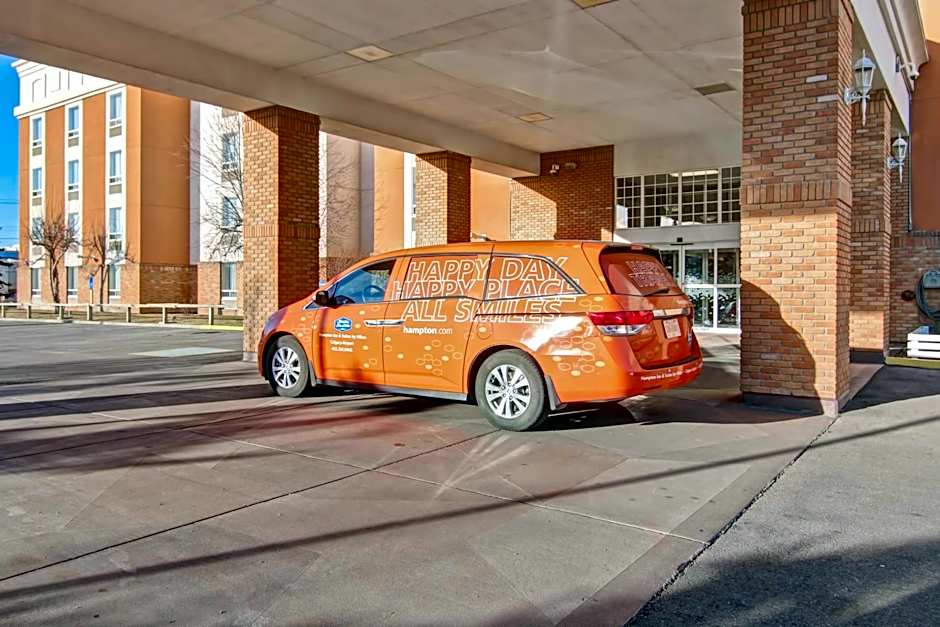 Hampton Inn By Hilton And Suites Calgary-Airport