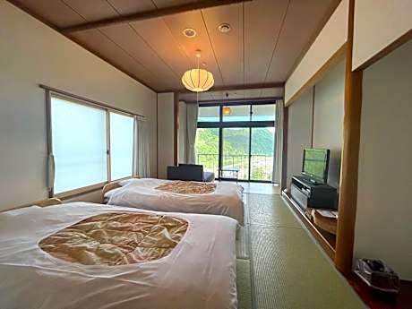 Top floor, spectacular view, East Building Room 615, 32 square meters, with toilet, non-smoking