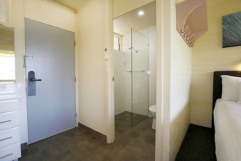 Lake Jindabyne Hotel