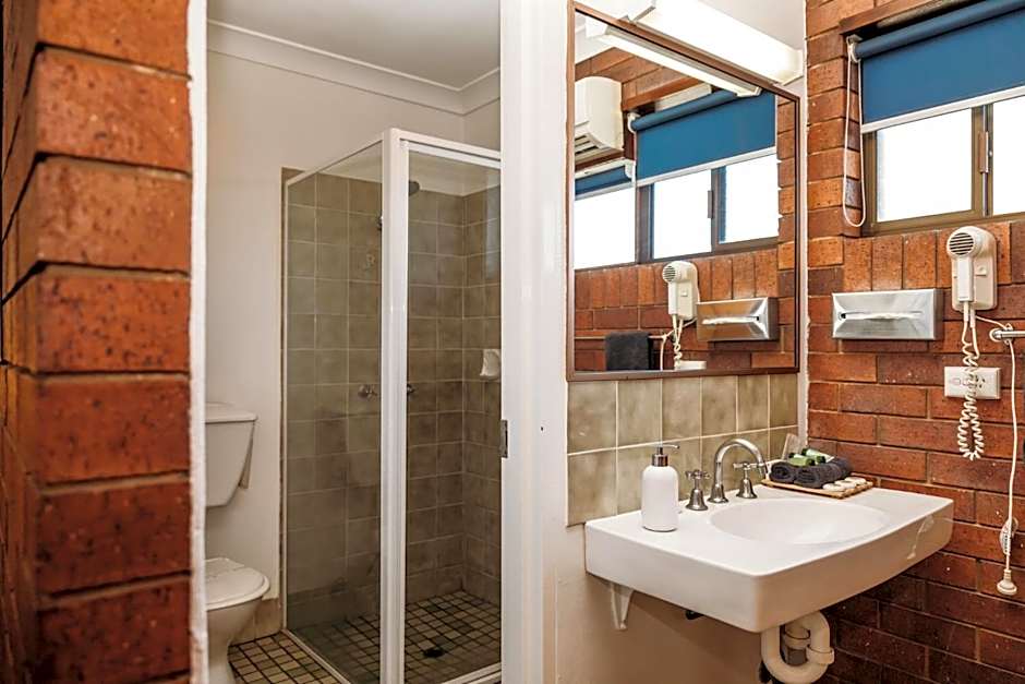 Country Pathfinder Motor Inn