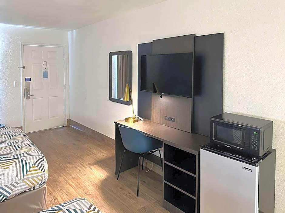 Motel 6-Pooler, GA - Savannah Airport