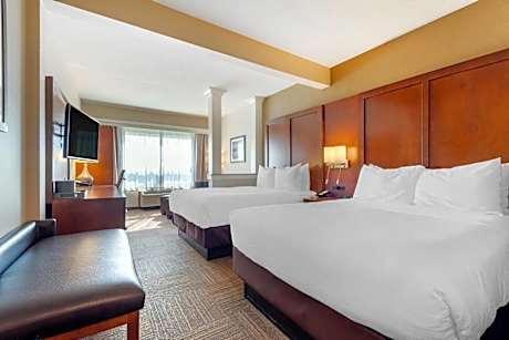 Queen Suite - Non-Smoking - City View