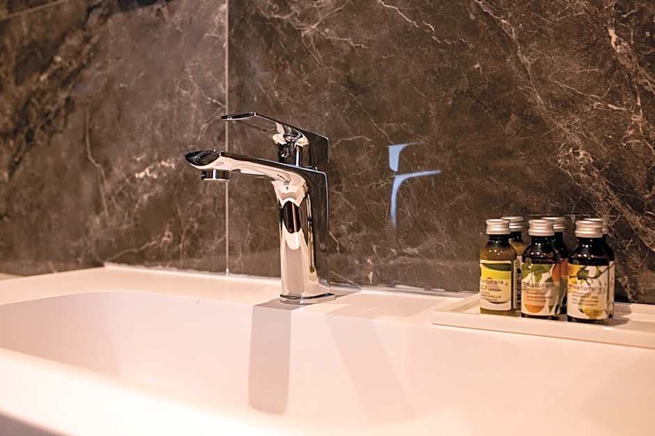 Ramirez Flats Valencia