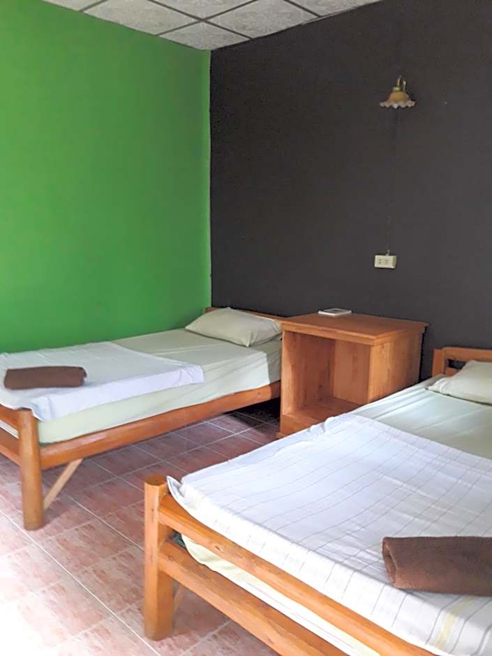 Jungle Hut Bungalows & Hotel