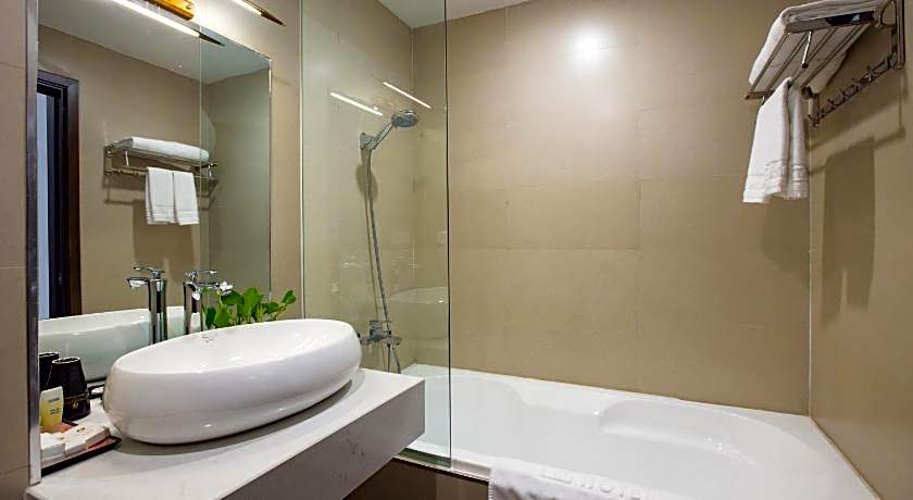 Thang Long Espana Hotel