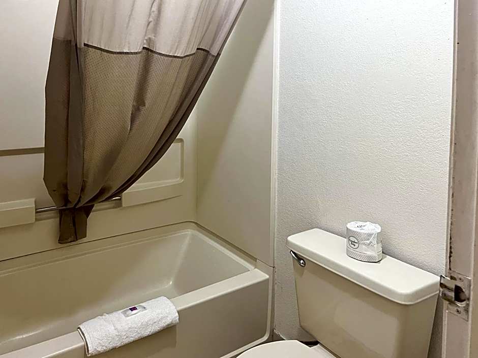 Studio 6 Suites Dayton OH Englewood