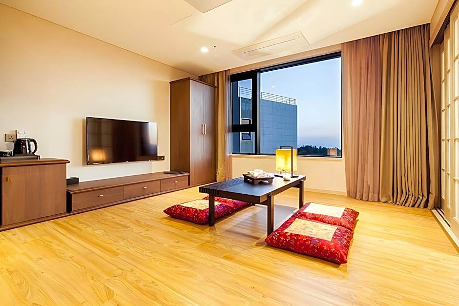 Hotel Theborn Jeju