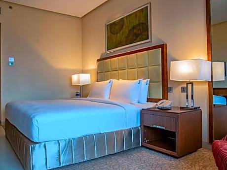 King Room - Disability Access with 15% Discount on SPA , 20% discount on Laundry & 25% Discount on food and Beverages