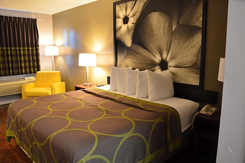 Super 8 by Wyndham Madison