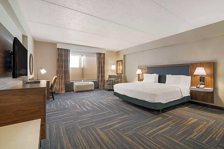 Hampton Inn By Hilton & Suites Plattsburgh