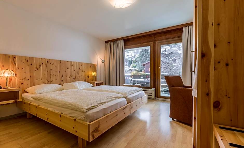 Photo 1 of 4 of Double Room