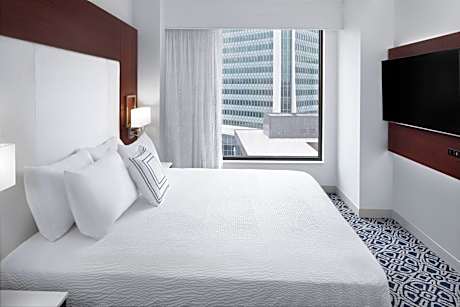 1 Bedroom Suite, 1 King, Sofa bed, City view