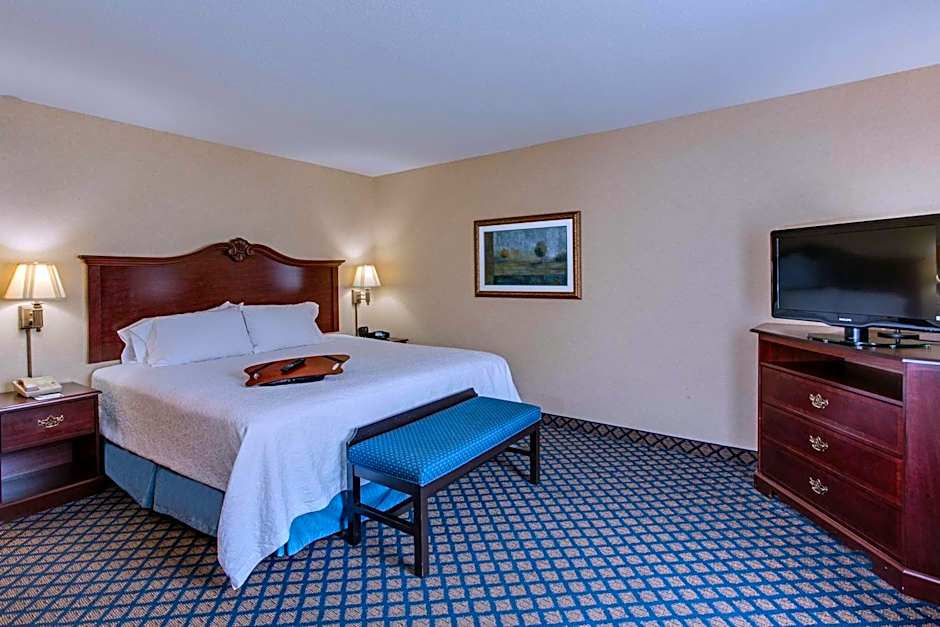 Photo 1 of 2 of 1 King Bed
