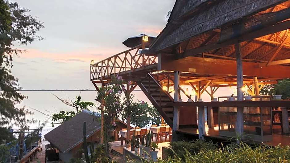 Scuba Republic Beach Bungalows