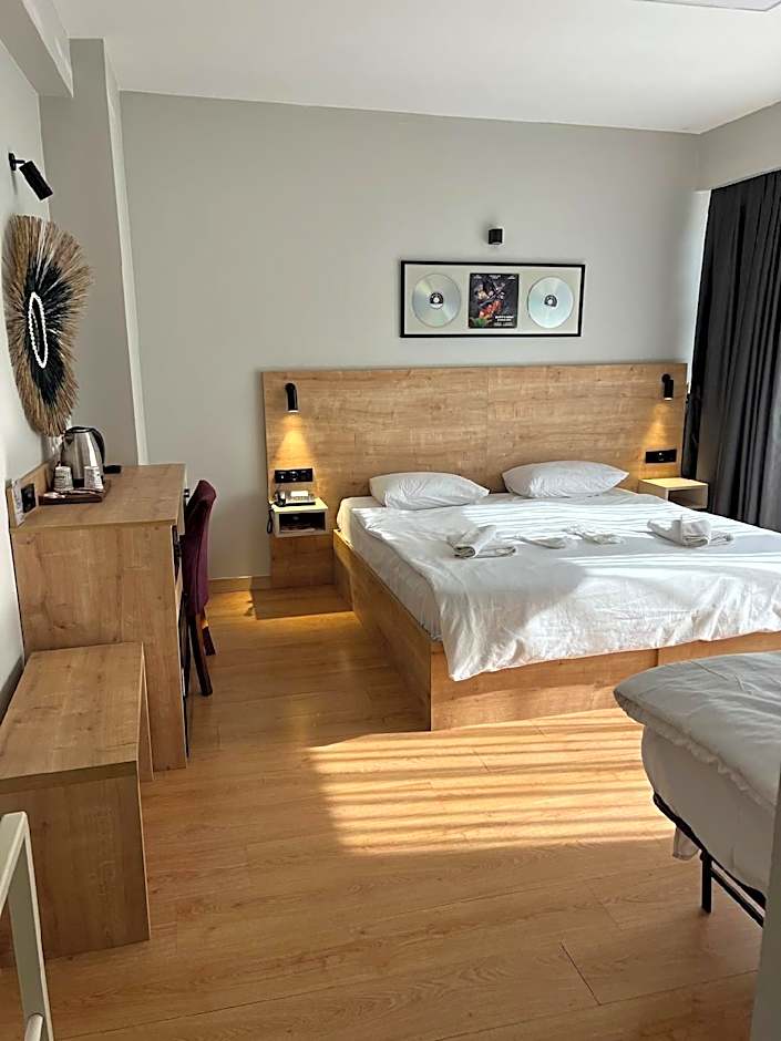 Photo 1 of 8 of Suite