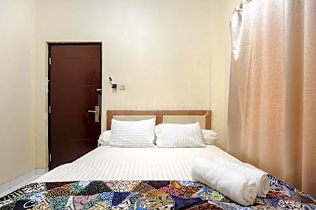 SRB near Mall Ciputra CIbubur Mitra RedDoorz