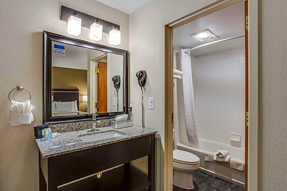 Quality Inn & Suites Meridian - West Boise