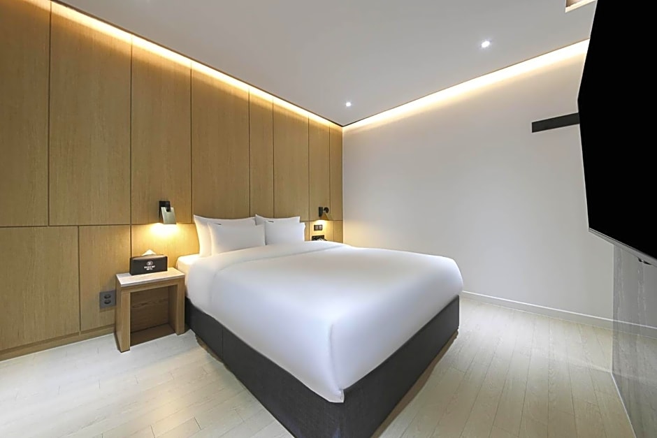 Brown Dot Hotel Pyeonghwa plaza
