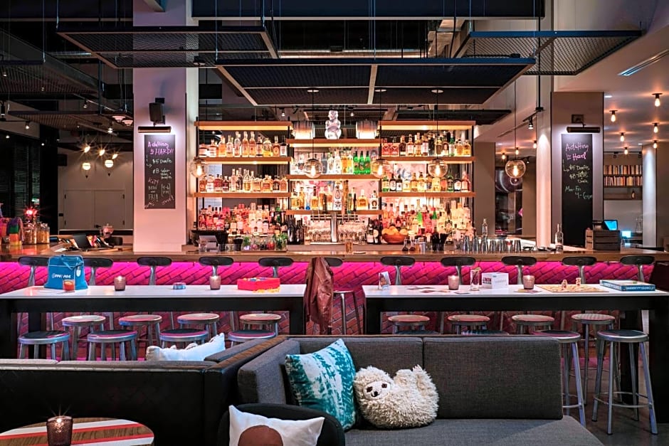 Moxy by Marriott Chicago Downtown
