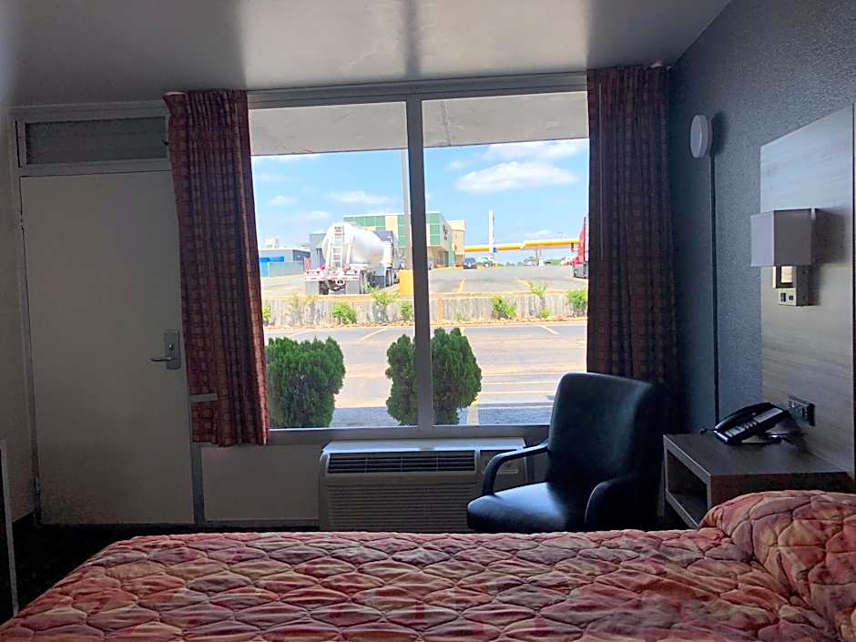 Mid Continent Inn