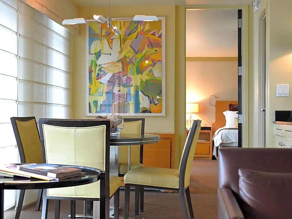 The Colonnade Hotel