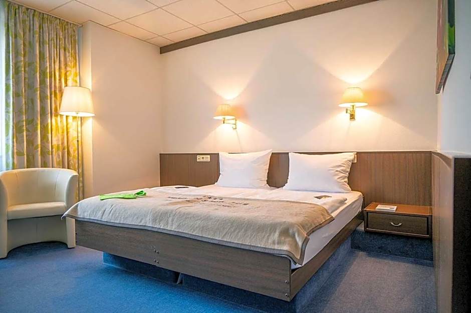 Photo 1 of 4 of Double Room
