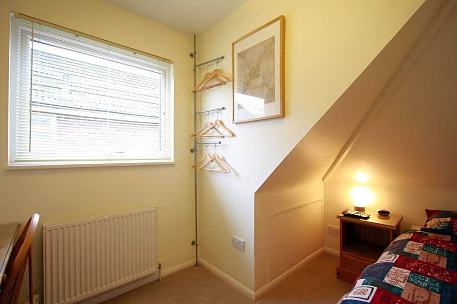 Abacus Bed and Breakfast, Blackwater, Hampshire