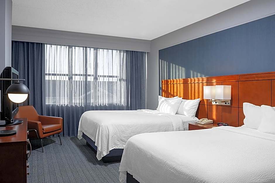 Courtyard by Marriott Long Island MacArthur Airport