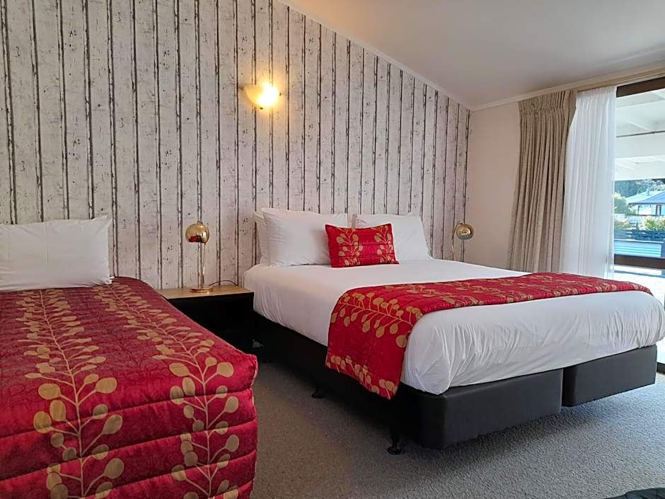 Photo 1 of 17 of Studio 1 King Bed