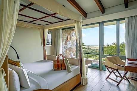 2-BEDROOM SUITE SAVANNAH PANORAMIC SAFARI EXPERIENCE