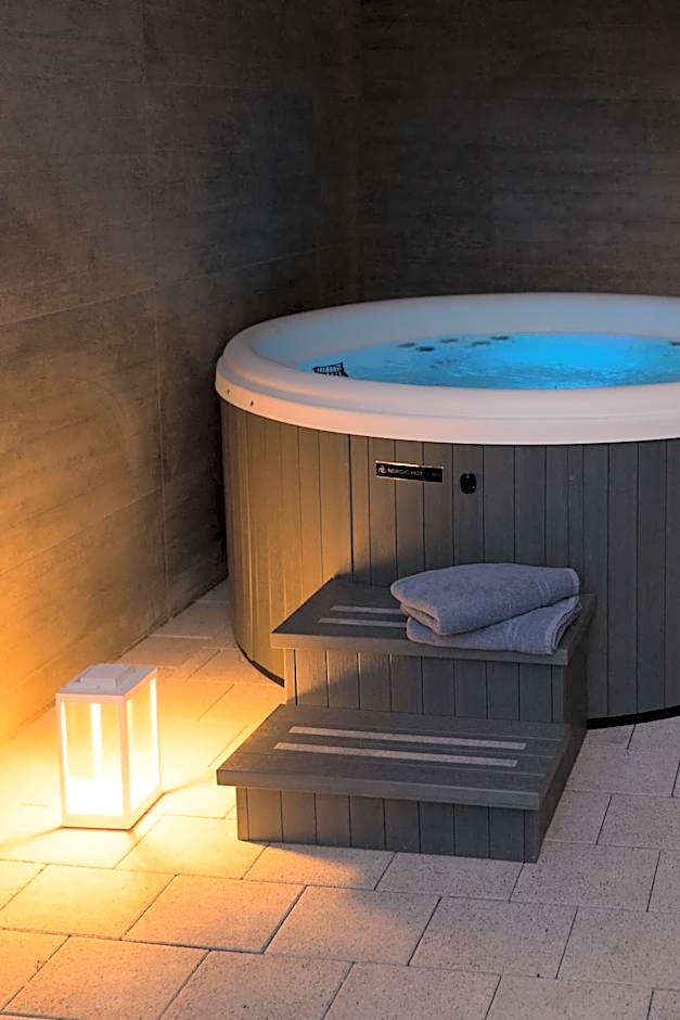 GOING TRIPLE A apartments WEST