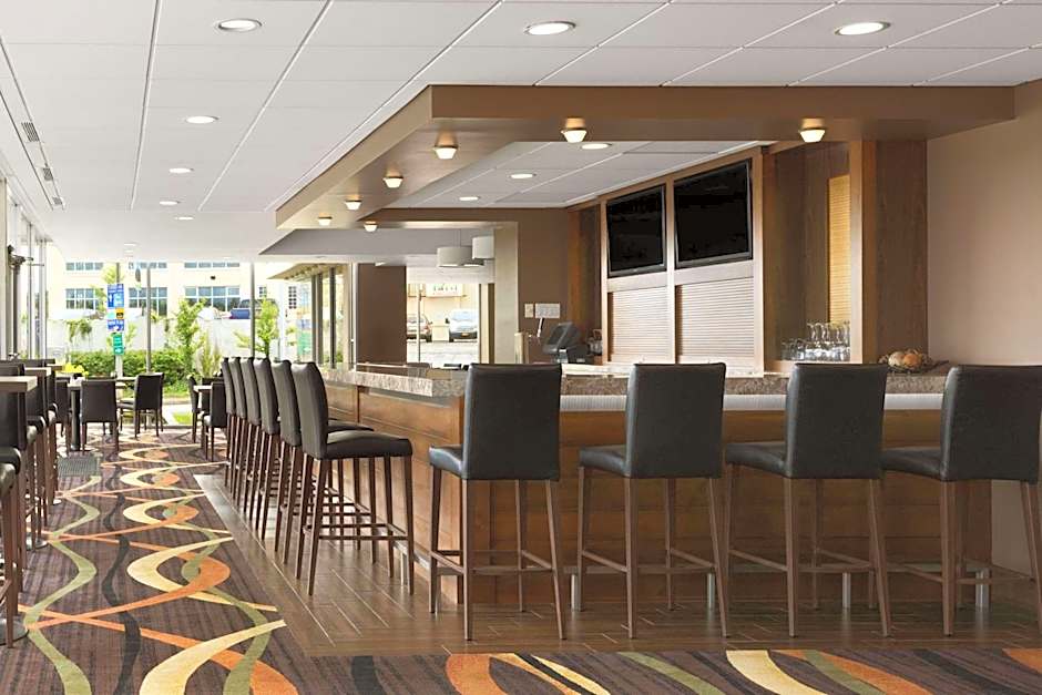Travelodge by Wyndham Niagara Falls Fallsview
