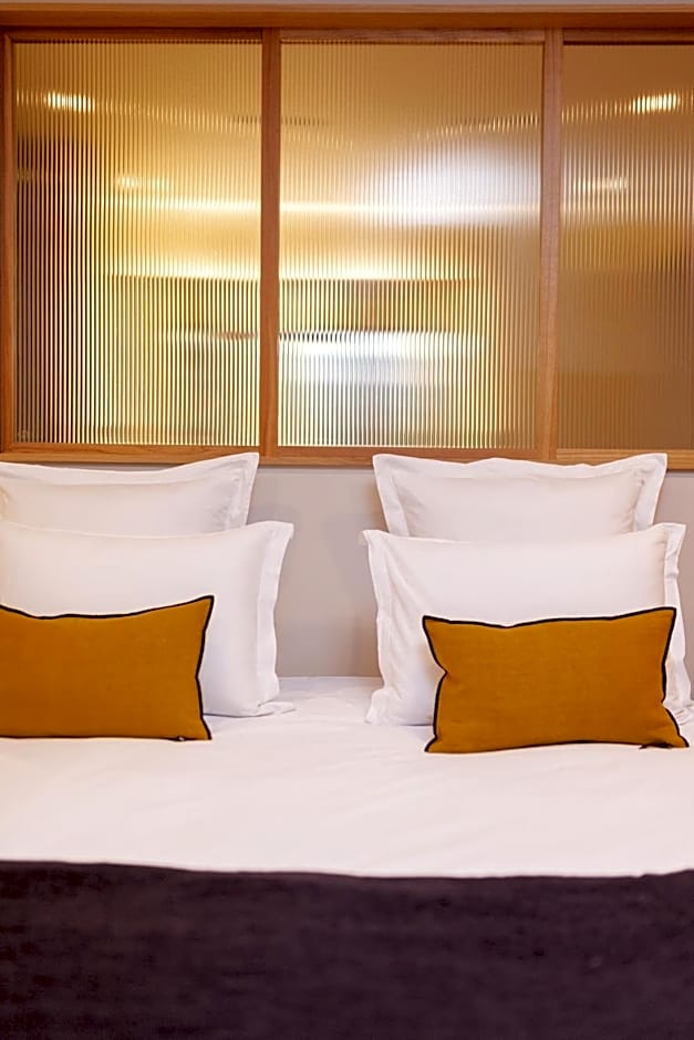 Tinah Paris, Champs Elysées