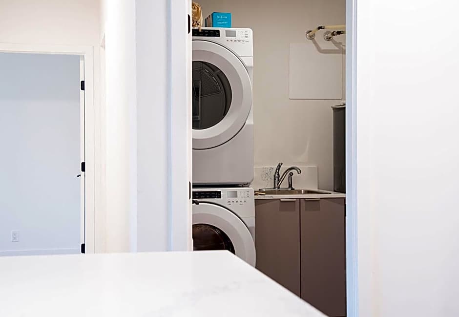 Drop in Condo by Revelstoke Vacations