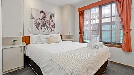 2 Bedroom Pioneer Riverfront