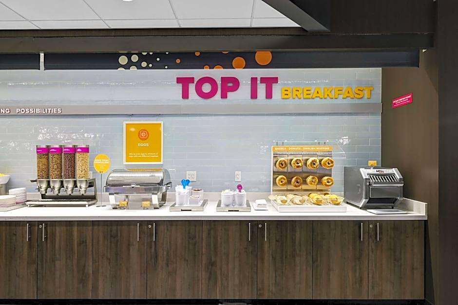 Tru By Hilton Lathrop, CA