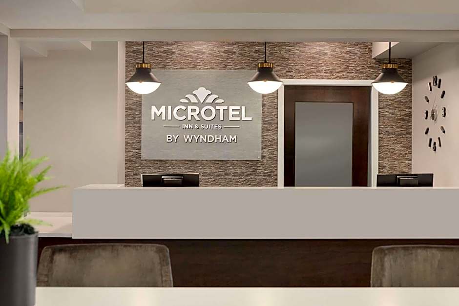 Microtel Inn & Suites By Wyndham Estevan